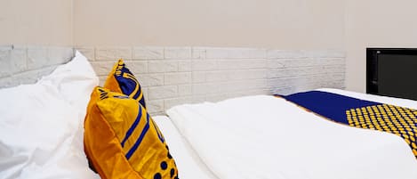 Free WiFi, bed sheets