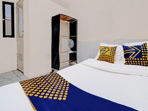 Free WiFi, bed sheets - OYO Life 91589 Bunda Homestay Syariah (Bandung)