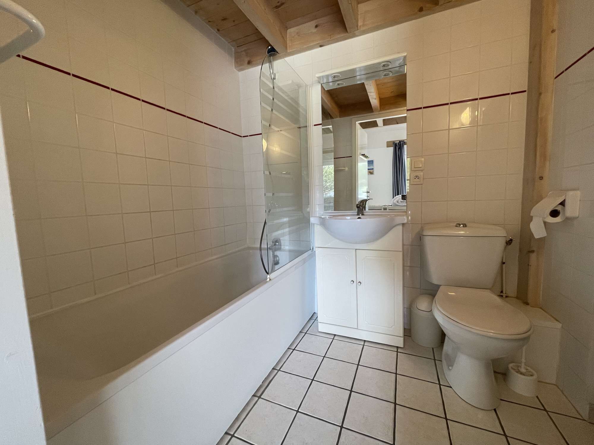 ⭐️Charming home⭐️beach access⭐️ heated swimming pool⭐️