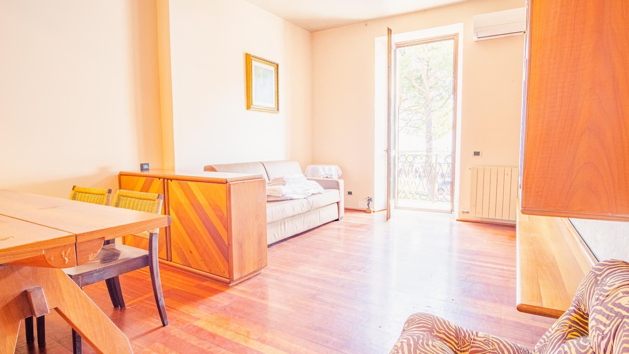 Romantic Coast View - Italian Homing