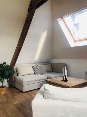 Living area - Esmée — Cosy loft escape, made for couples (Perros-Guirec)