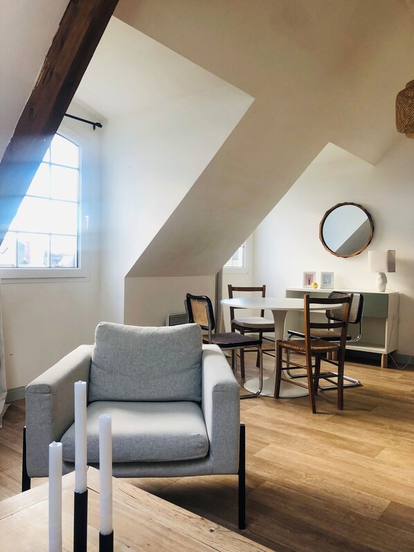 Living area - Esmée — Cosy loft escape, made for couples (Perros-Guirec)