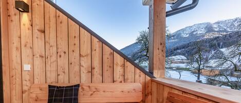 تناول الطعام بالخارج