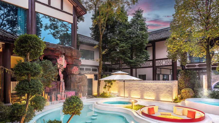 TELLUS. Qingchengshan Hot Spring Hotel