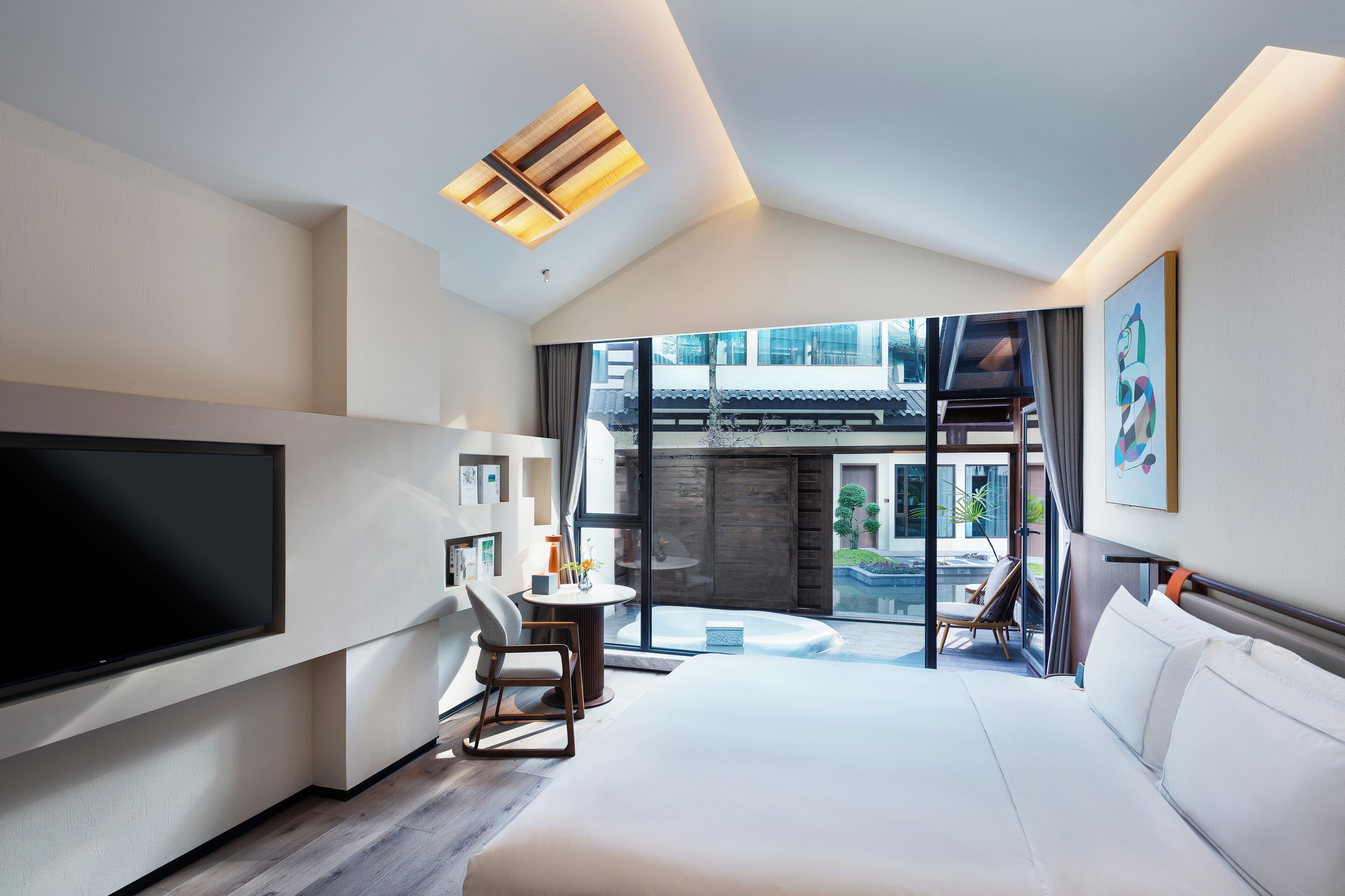 Habitación exclusiva, 1 cama Queen size | Ropa de cama de alta calidad, artículos del minibar gratis y escritorio 