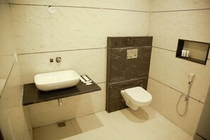 Ducha, cabezal de ducha tipo lluvia, artículos de tocador gratuitos