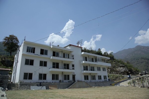 Fachada de la propiedad