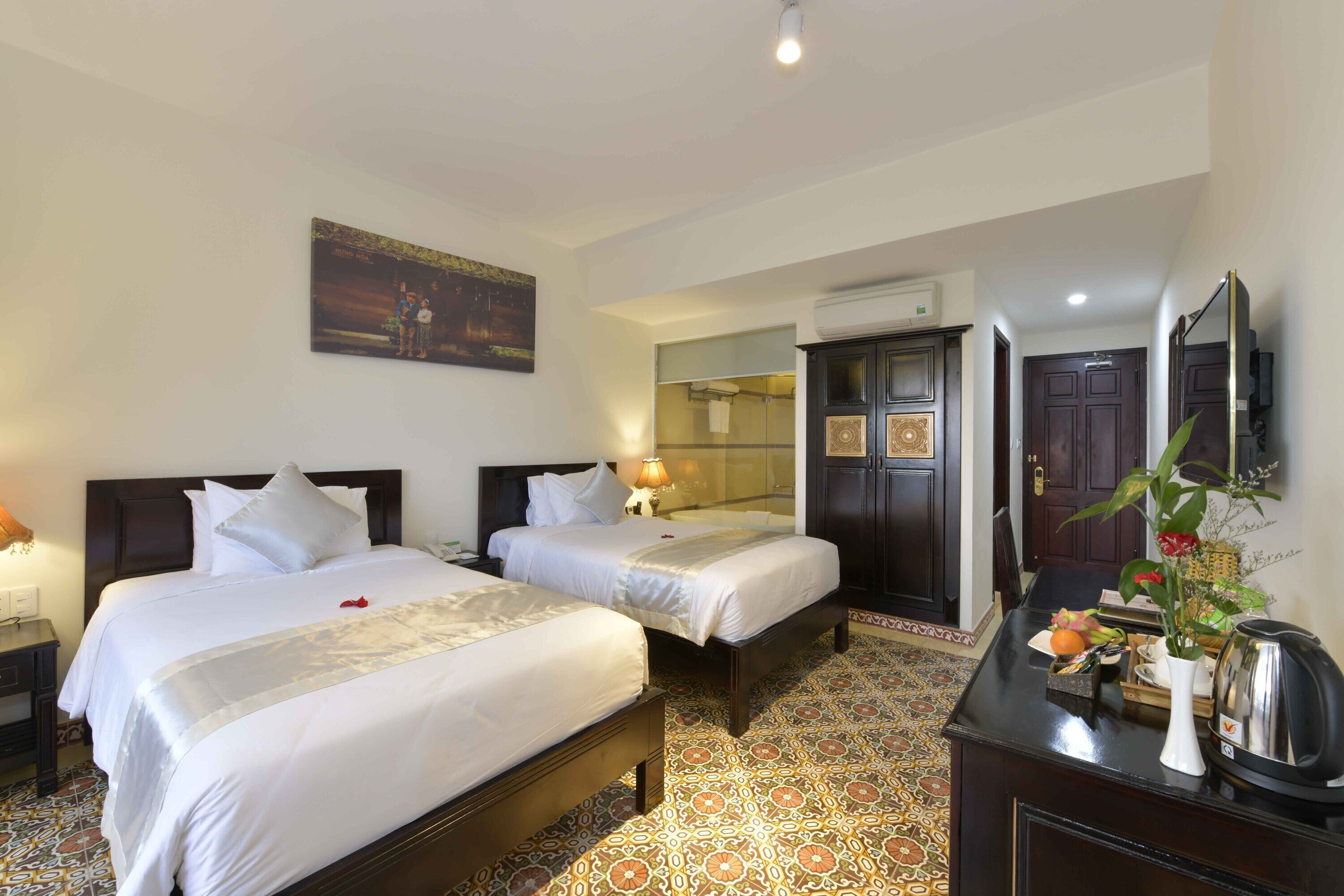 Minibar, in-room safe, desk, blackout curtains