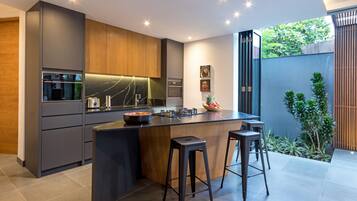 Villa (4 Bedrooms) | Servicio de la propiedad
