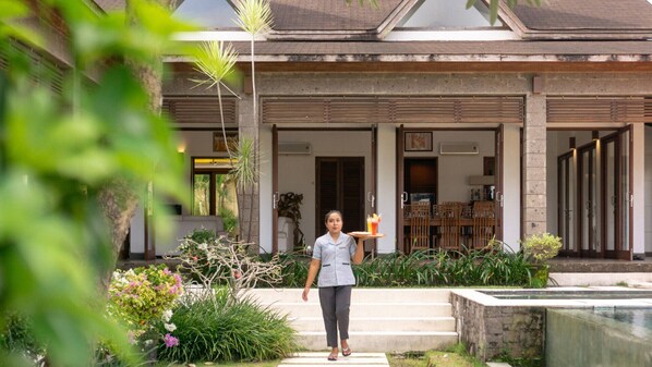 บริเวณภายนอก