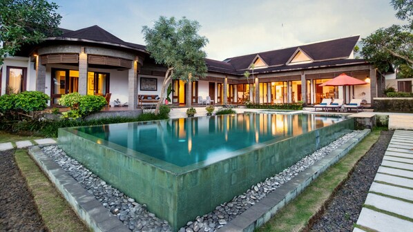 Pool - Spacious 4BR Villa W/ Pool & Garden, Bali Villa 2233 (Sukawati)