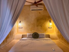 Habitación doble superior, 1 cama doble con sofá cama | Sábanas de algodón egipcio y ropa de cama de alta calidad