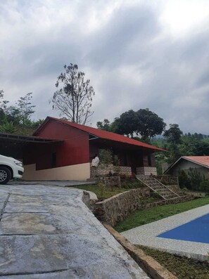 ด้านหน้าที่พัก