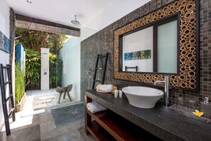 Spa - Rent a Luxury Villa in Bali Close to the Beach, Bali Villa 2016 (Seminyak)
