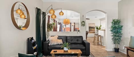 تلفزيون ذكي، كُتُب، مكتب