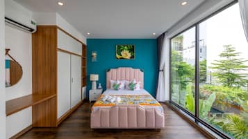 Deluxe Villa | 6 bedrooms, desk, blackout drapes, soundproofing