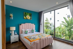 Deluxe Villa | 6 bedrooms, desk, blackout drapes, soundproofing