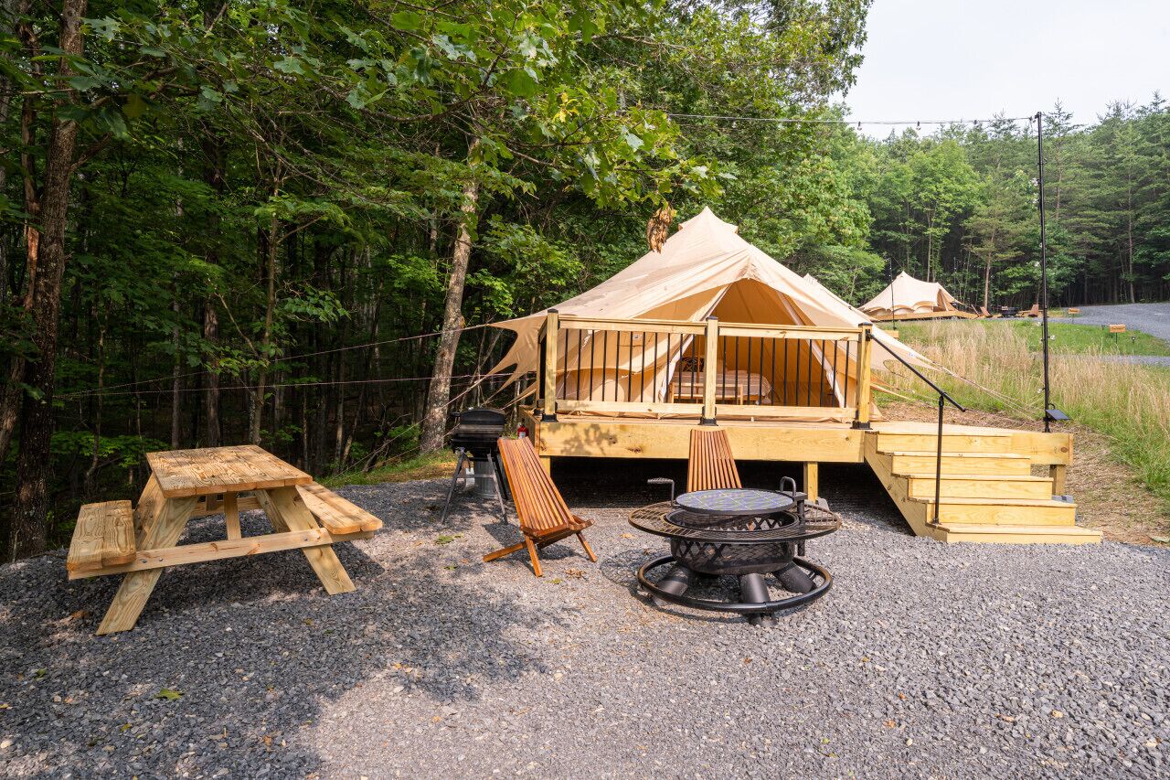 Luxury Camping with King Bed - Greenbrier Tent