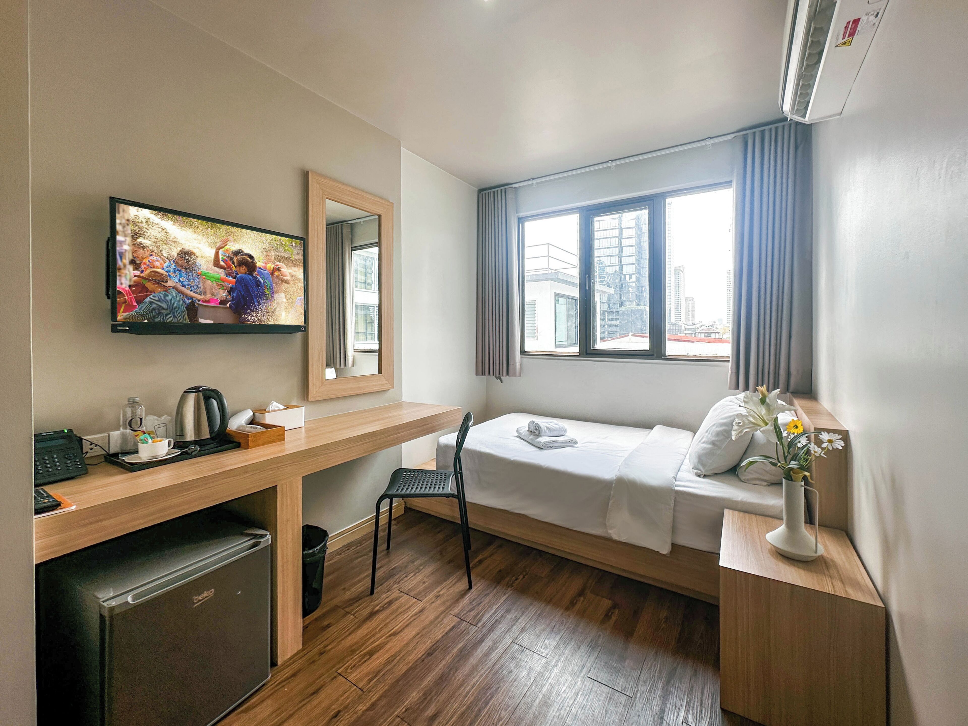 Superior Single Room | Minibar, in-room safe, desk, blackout drapes