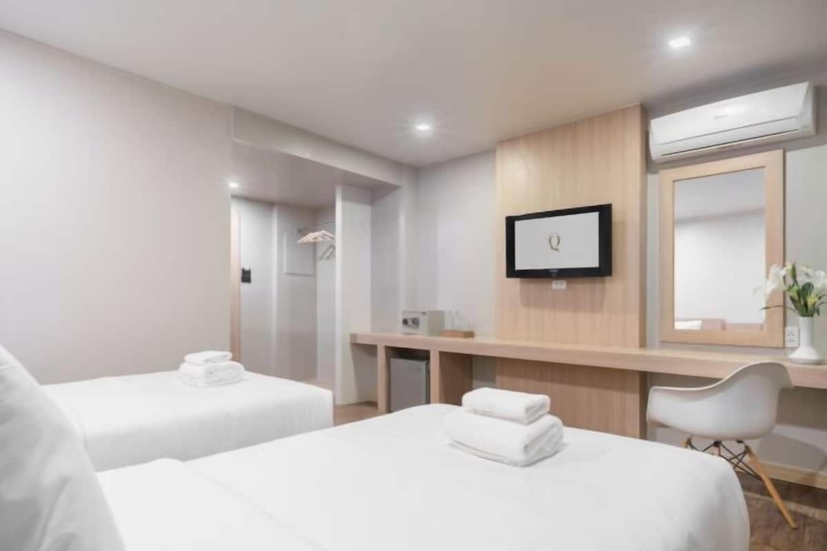 Minibar, in-room safe, desk, blackout curtains