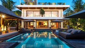 Villa (4 Bedrooms) | Servicio de la propiedad