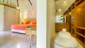 2 ห้องนอน, พื้นที่ทำงานแบบใช้แล็ปท็อป, เตารีด/โต๊ะรีดผ้า, ผ้าปูที่นอน