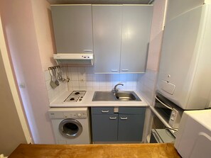 Fridge, microwave