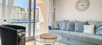 Appartement lumineux à 100m de la plage avec balcon, parking, idéal pour séjours courts et longs