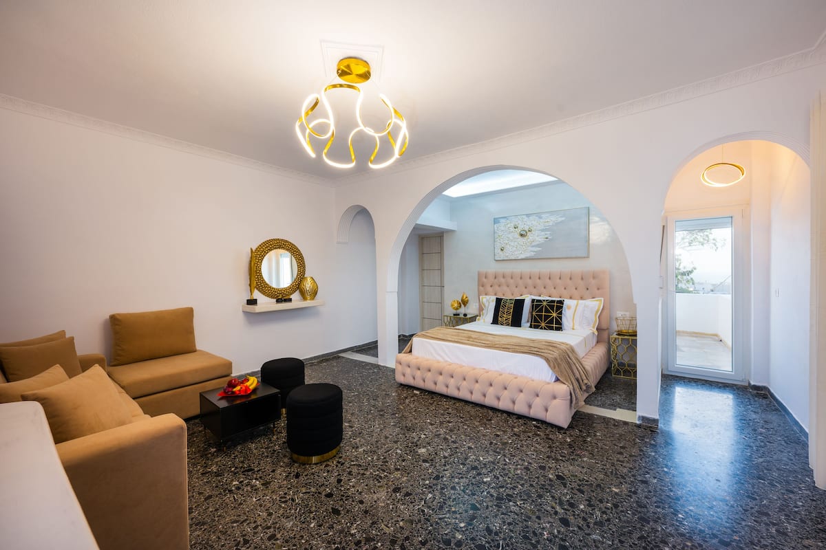 Suite estudio de lujo | Ropa de cama de alta calidad, camas Tempur-Pedic y minibar