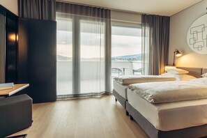 In-room safe, iron/ironing board, free cots/infant beds, free WiFi - harry’s home Zürich-Limmattal (Spreitenbach)