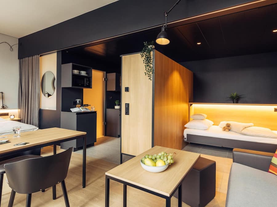 Una cassaforte in camera, ferro/asse da stiro