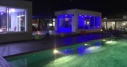 Magnifique Chambre Avec Piscine à 5min de la Plage