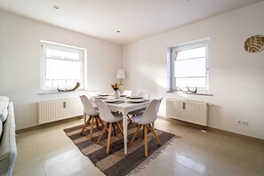 Dining - Quiet, ground-floor apartment just outside Quedlinburg, perfect for families (Thale)
