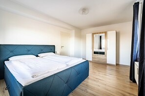 3 bedrooms, WiFi, bed sheets - Quiet, ground-floor apartment just outside Quedlinburg, perfect for families (Thale)