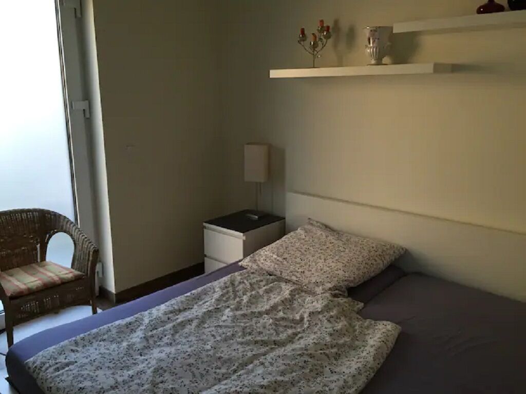 Close to Shopping Possibilities and Restaurants/take Away