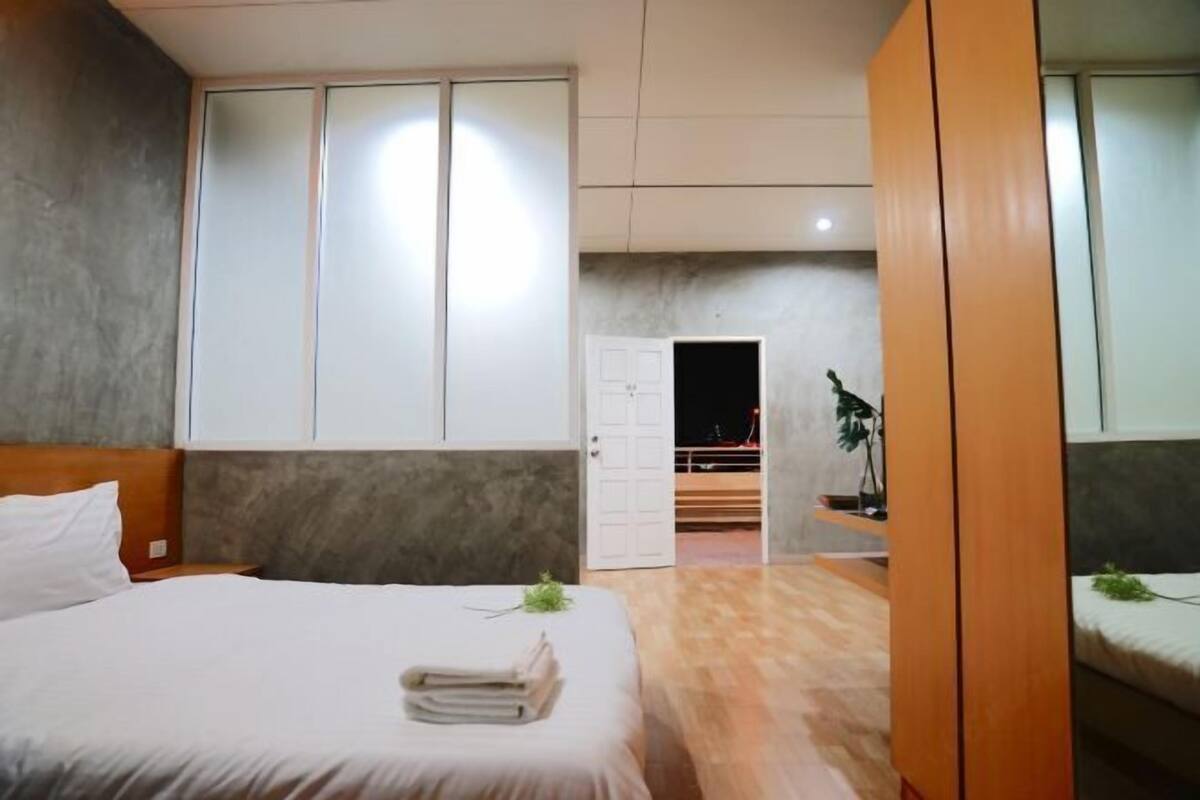 Desk, rollaway beds (surcharge), WiFi (free), bed sheets