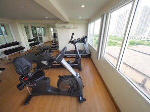 Fitness facility - The View Residence (Bangkok)