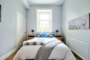 2 bedrooms, iron/ironing board, Internet