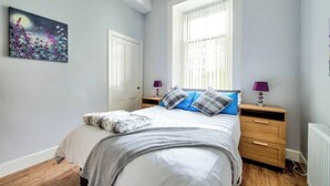 2 Schlafzimmer, Bügeleisen/Bügelbrett, Internetzugang