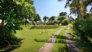 Property grounds - Lovely 3BR Villa W/ Amazing Pool & Sea Views, Bali Villa 2235 (Sukasada)