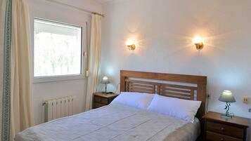 4 quartos, ferros/tábuas de passar roupa, Wi-Fi de cortesia