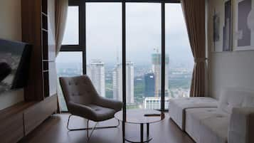 City Apartment, 3 Bedrooms, City View | Room amenity