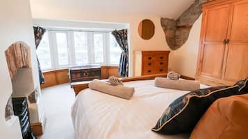 2 bedrooms, individually decorated, individually furnished, free WiFi