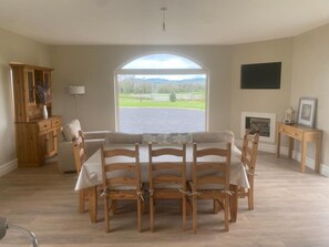 Cabin, Multiple Beds | Dining