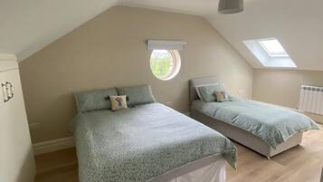 Cabin, Multiple Beds