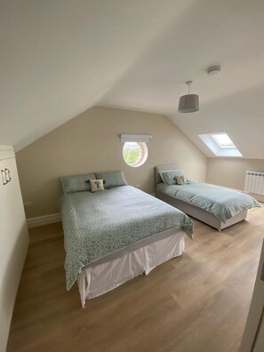 Cabin, Multiple Beds | 2 bedrooms, iron/ironing board, free WiFi, bed sheets