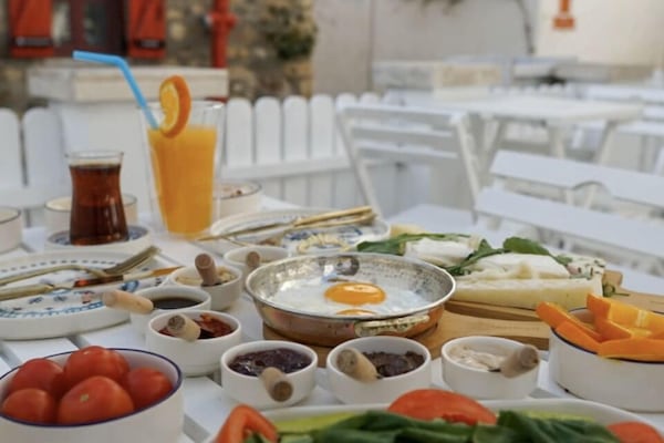Daily local cuisine breakfast for a fee