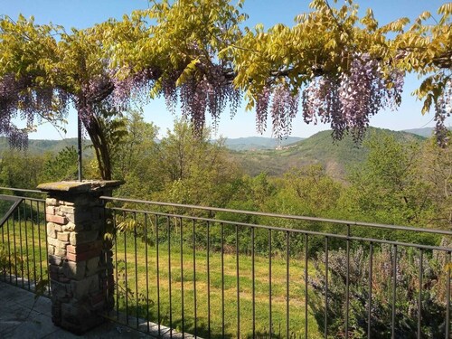 Farmhouse with a view of Monferrato - Exclusive structure! 35km from the sea