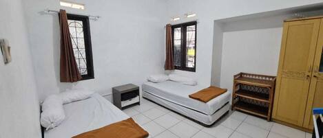 Rom – deluxe | Skrivebord, wi-fi (inkludert) og sengetøy