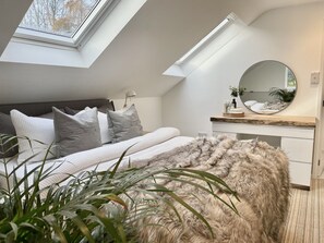 1 phòng ngủ, trang trí khác biệt